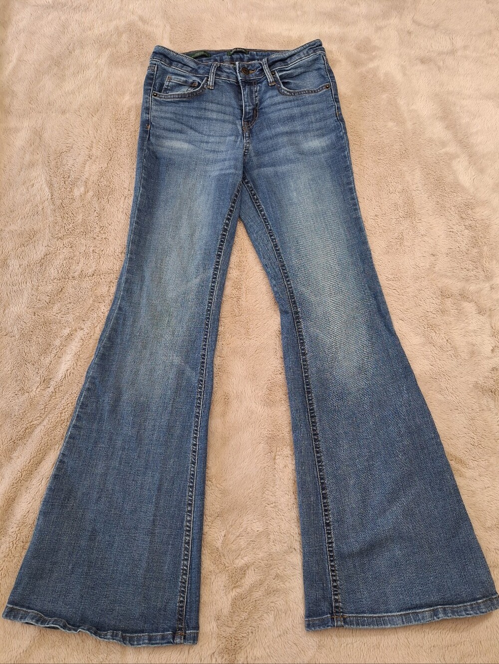 Wild Fable Mid-Rise Flare Jeans Medium Wash Size 4